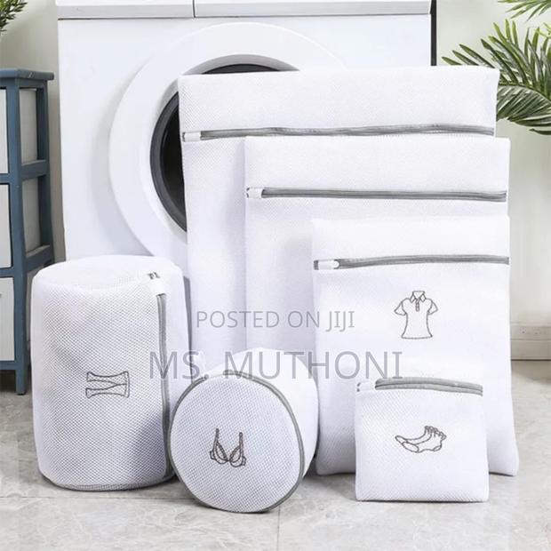 Honeycomb Meshed Laundry Bag.