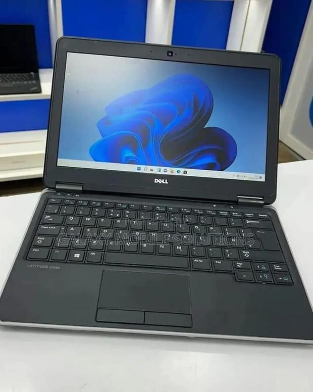 Laptop Dell Latitude E7240 8GB Intel Core I7 SSD 256GB - main view