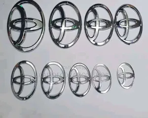 Toyota Front Grill Silver Logos