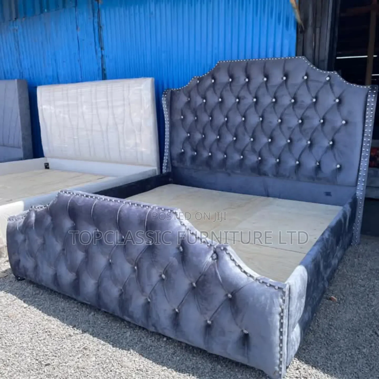 Bed 5x6 Hardwood.