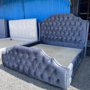 Bed 5x6 Hardwood.