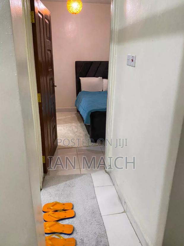 One\Two Bedroom Airbnb - thumbnail 11