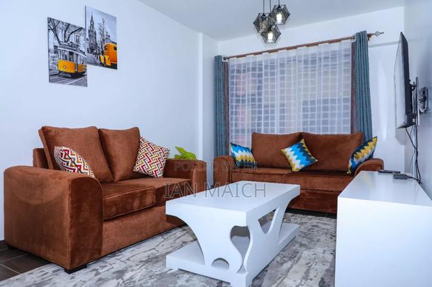 One\Two Bedroom Airbnb - thumbnail 12