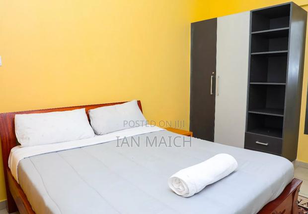 One\Two Bedroom Airbnb - thumbnail 13