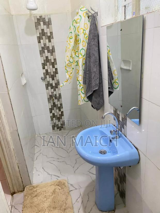 One\Two Bedroom Airbnb - thumbnail 15