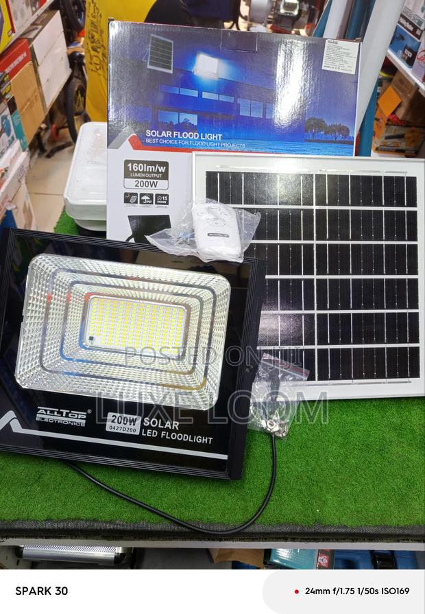 High Quality 200watts Solar Flood Light - main view
