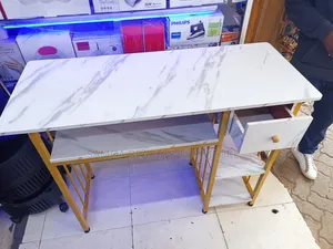 Nail Table