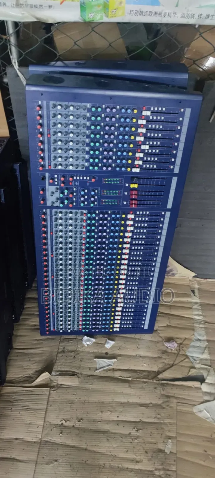 Lx9 32 Channel Mixer