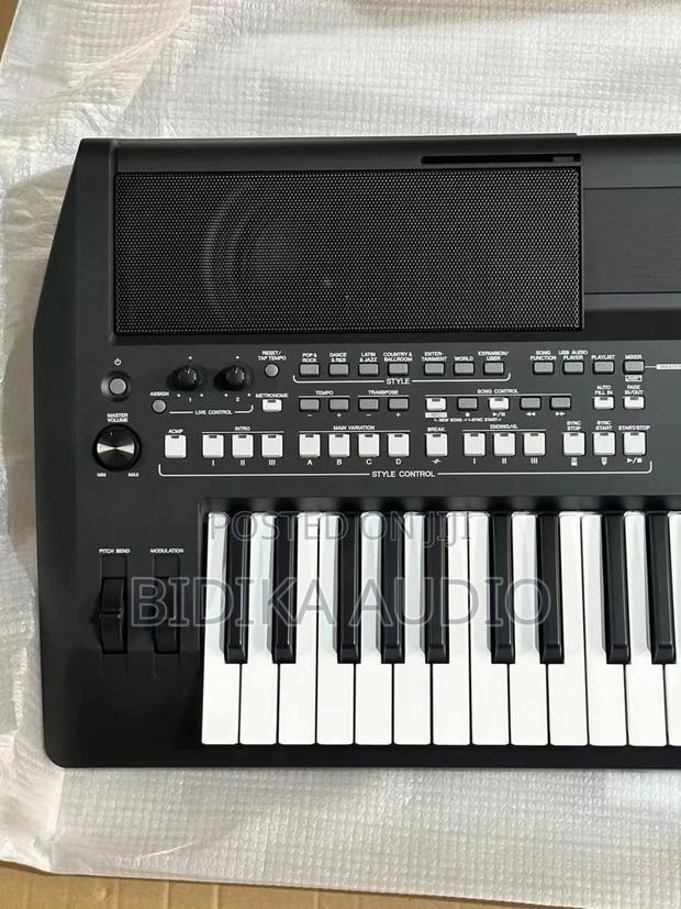 Keyboard PSR Sx600