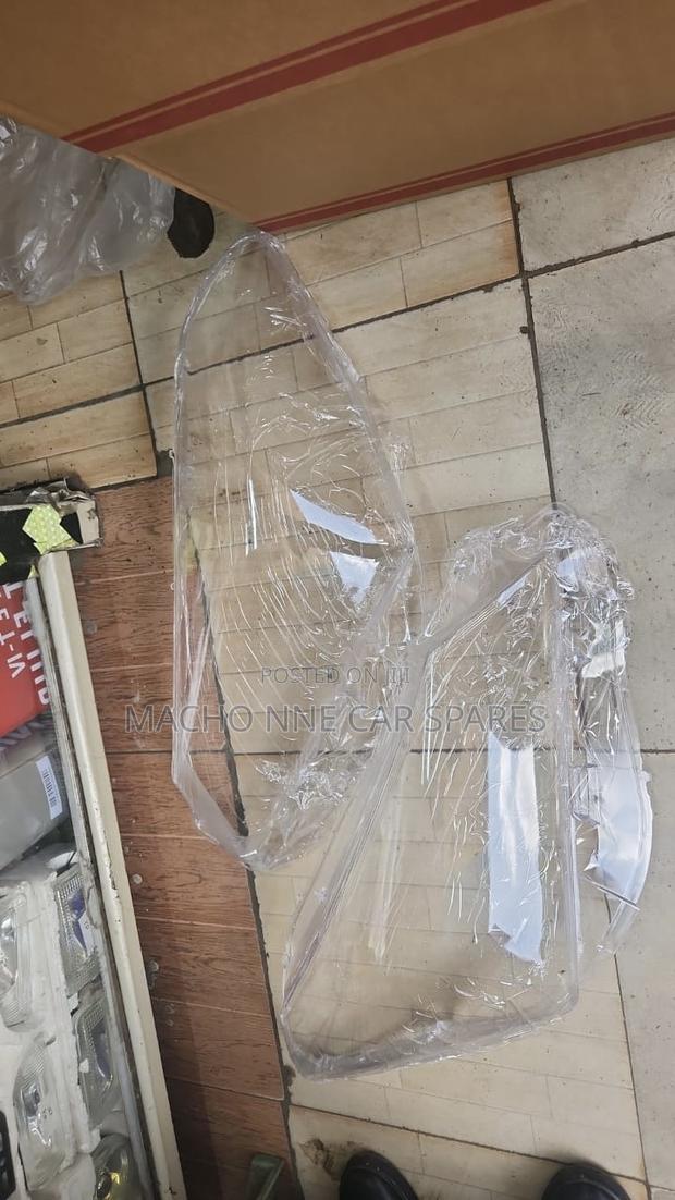 Toyota Vitz 2015 Headlight Lens - thumbnail 3