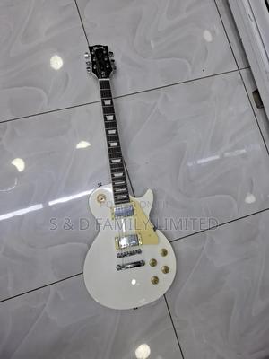 White Gibson Lespaul Solo Guitar - thumbnail 2