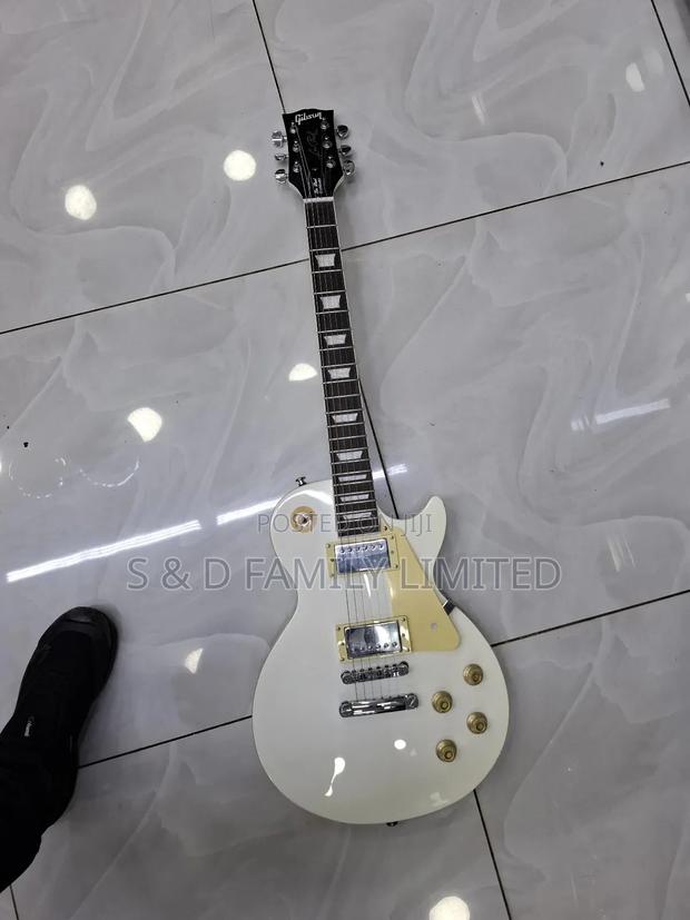 White Gibson Lespaul Solo Guitar - thumbnail 3
