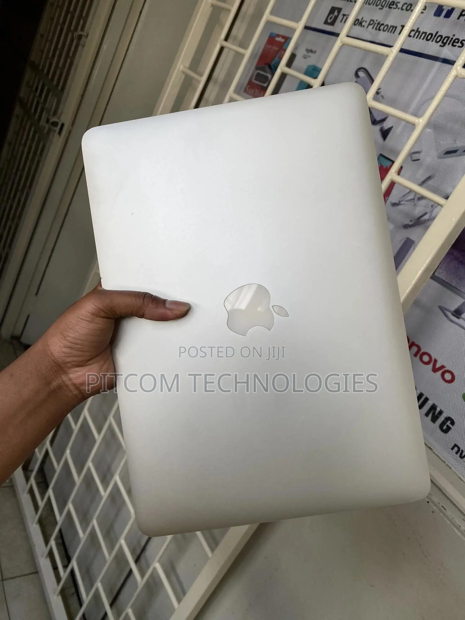 Laptop Apple MacBook Pro 2015 8GB Intel Core I5 SSD 128GB