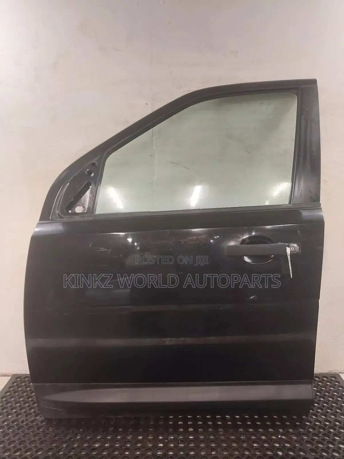 Land Rover Freelander 2 Passenger Side Front Door 2007-2015