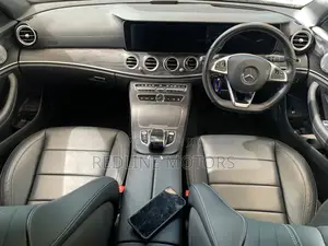 Mercedes-Benz E250 2018 Ivory