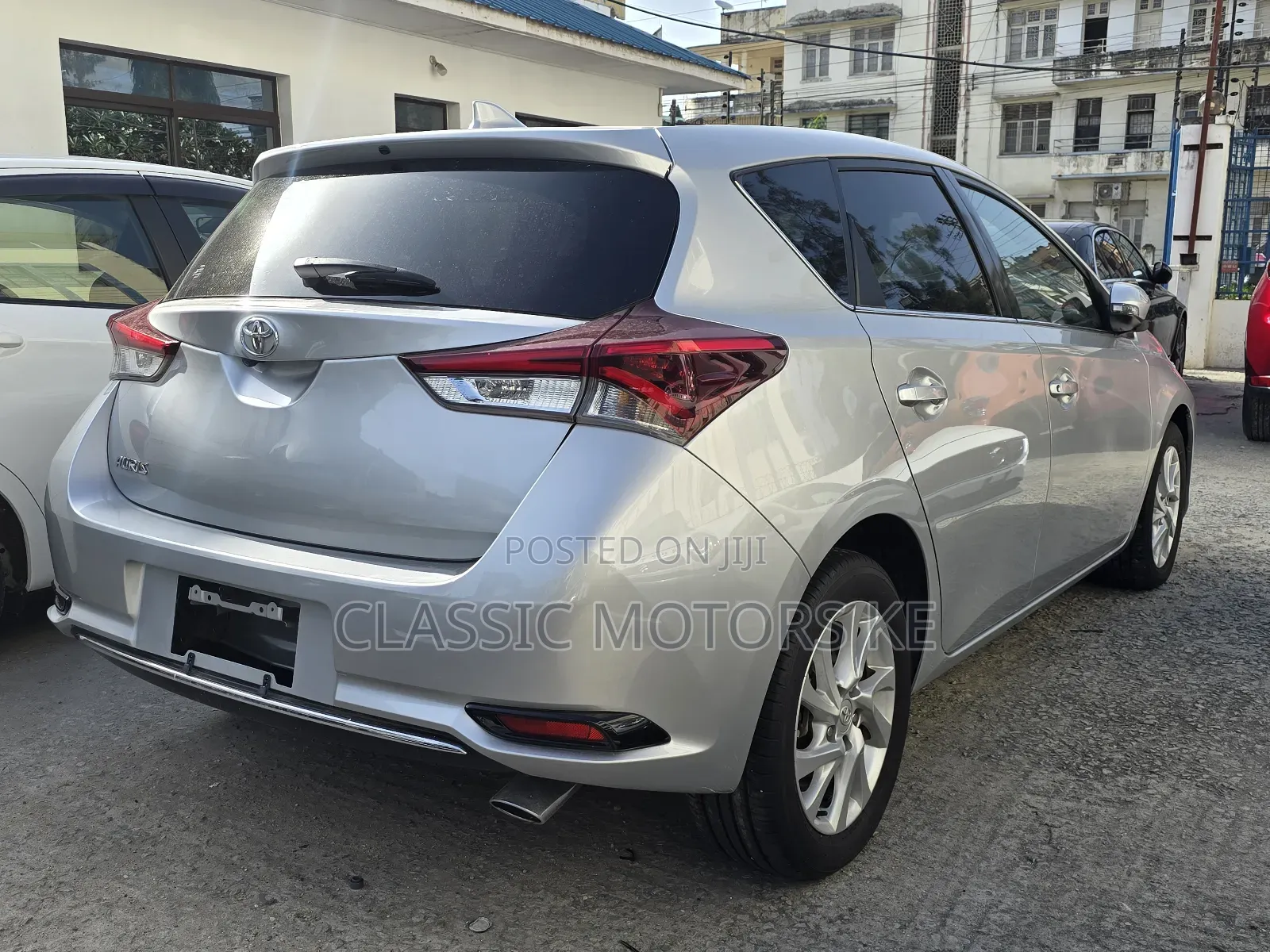 Toyota Auris 2018 Silver