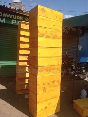 Quality Lockers With Chairs