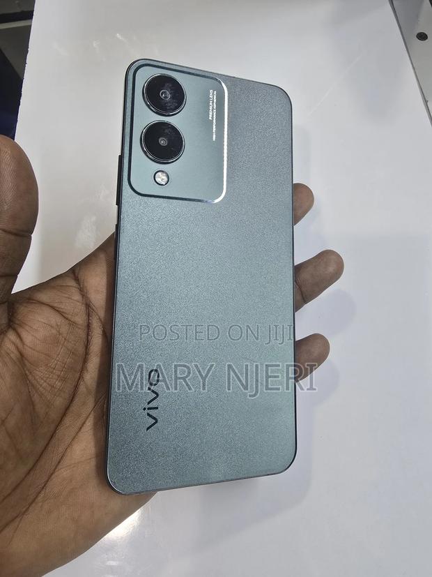 Vivo Y17s 128 GB Blue - main view