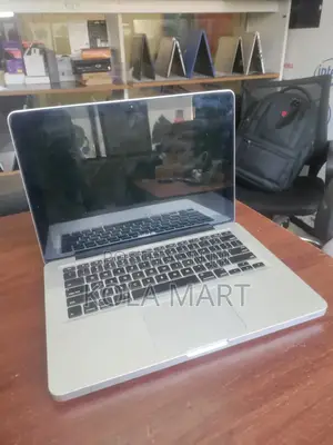 Laptop Apple MacBook 2012 8GB Intel Core I5 HDD 500GB