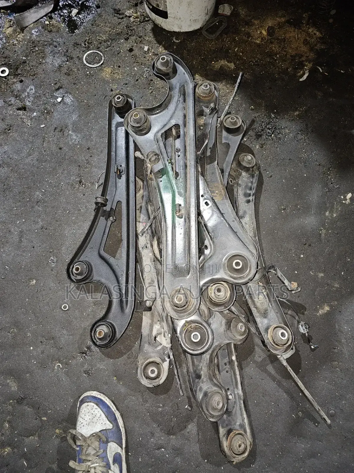 Low Rear Arm Suzuki Alto