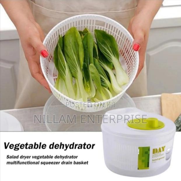 Large 3ltr Manual Salad Spinner - thumbnail 3