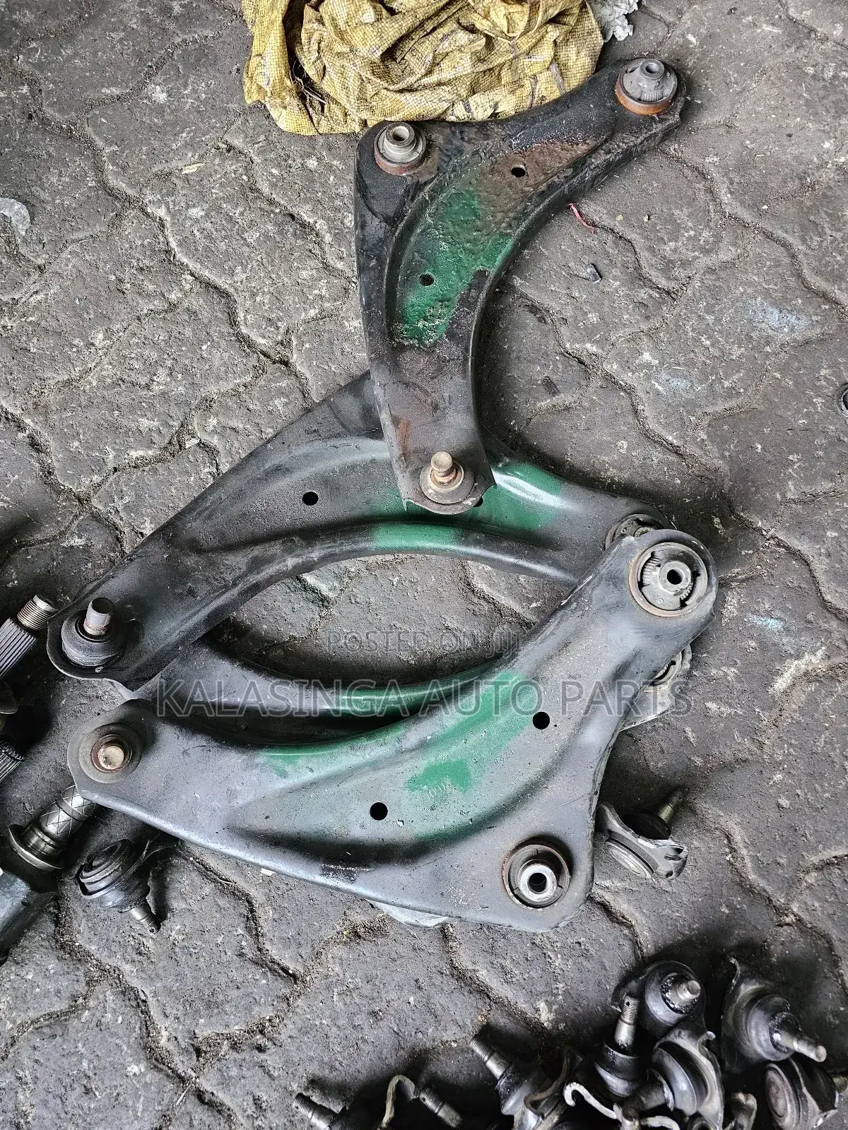 Nissan Juke Arms