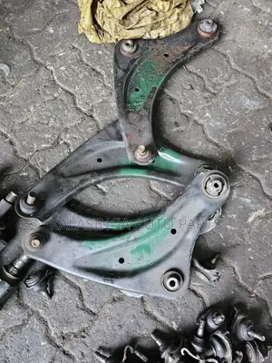 Nissan Juke Arms