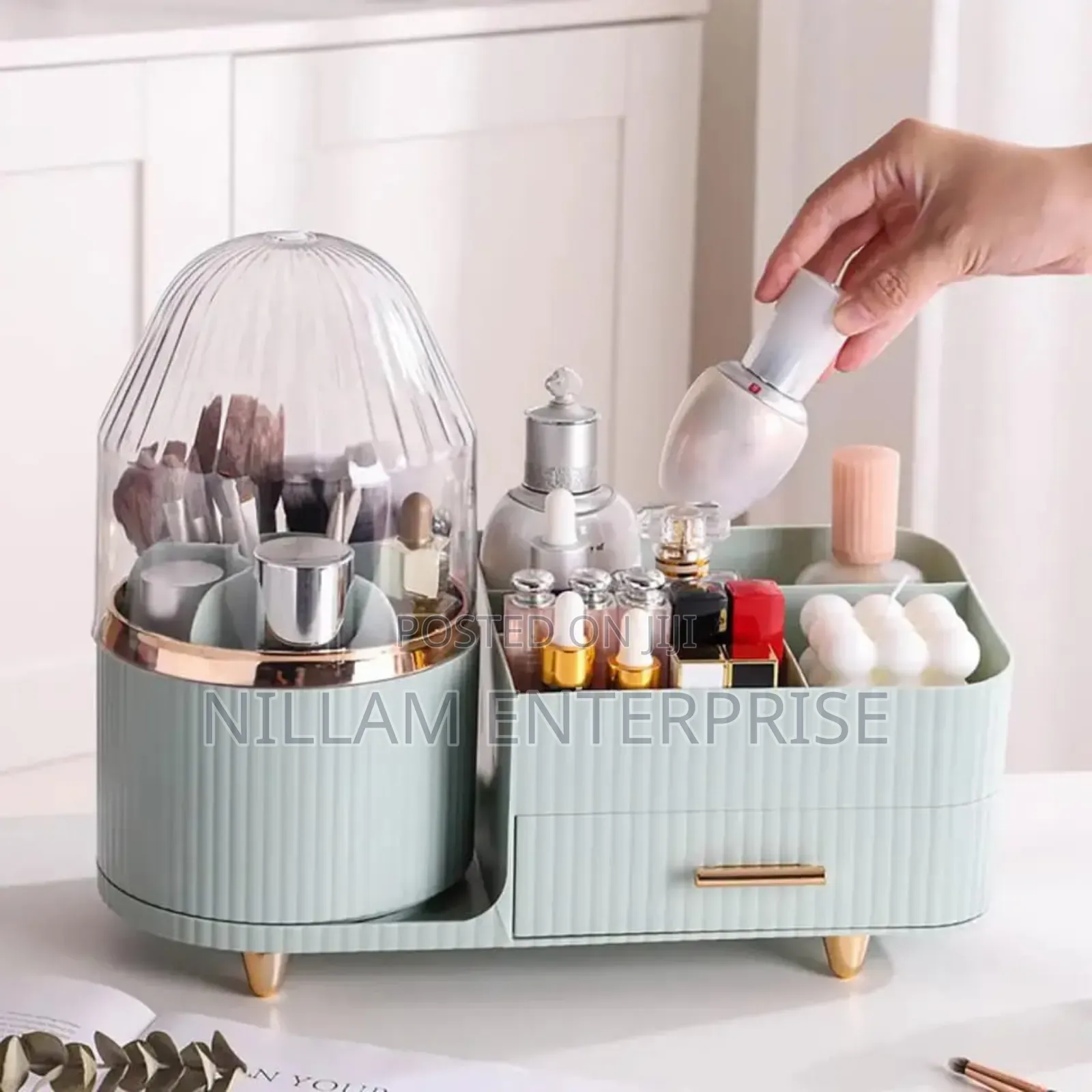 360° Rotating Cosmetic Storage Organizer*