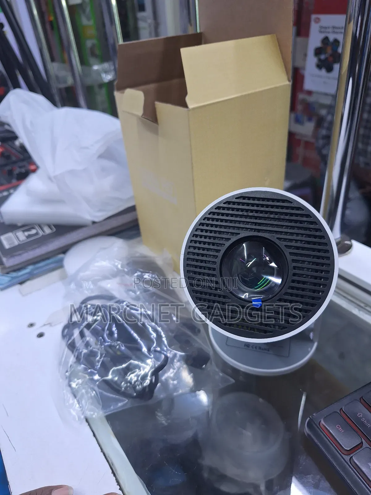 Home Entertainment Pro Android Livestream Smart Projector