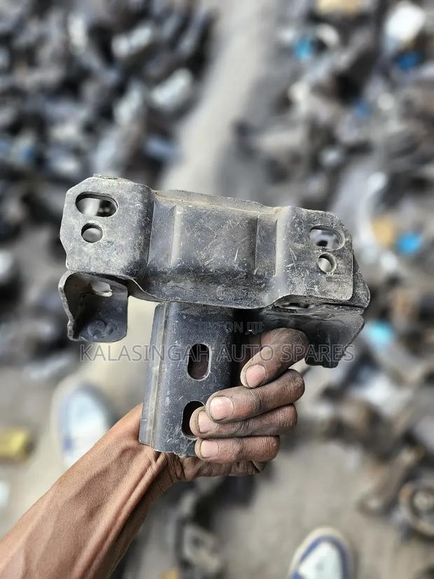 Gear Box Mounting  Mazda Demio - thumbnail 3