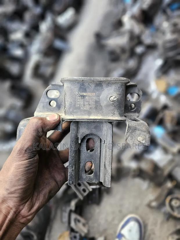 Gear Box Mounting  Mazda Demio - thumbnail 4