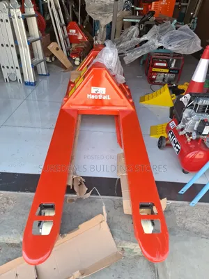 Wide Base Hydraulic Pallet Truck/Trolley.