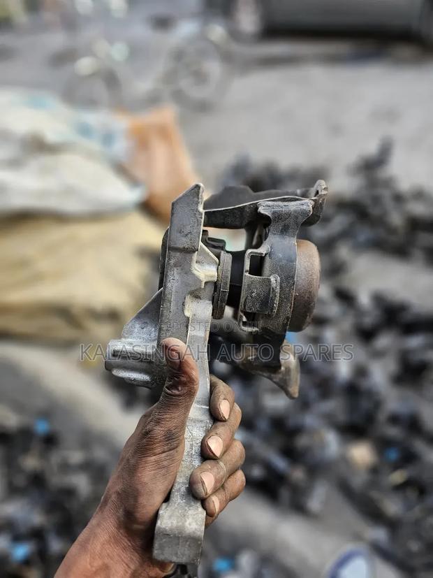 Nissan Note  2014 Engine  Mounting - thumbnail 2