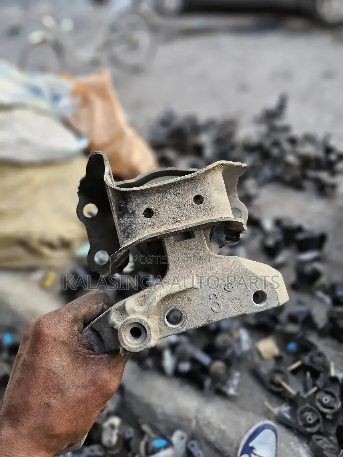 Nissan Note  2014 Engine  Mounting