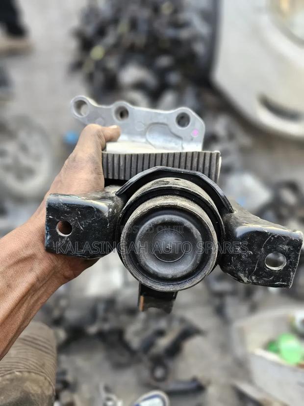 Suzuki Solio Engine Mounting - main view