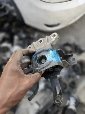 Alto 2015 Engine Mounting