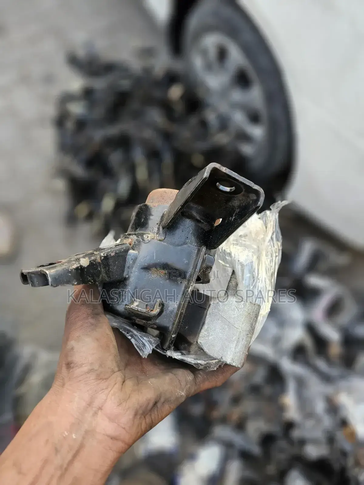 Vanguard Engine Mounting