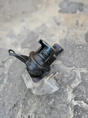 Premio 240 Engine Mounting