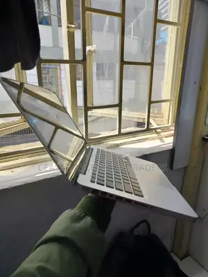 Laptop Apple MacBook 2012 8GB Intel Core I7 SSD 256GB