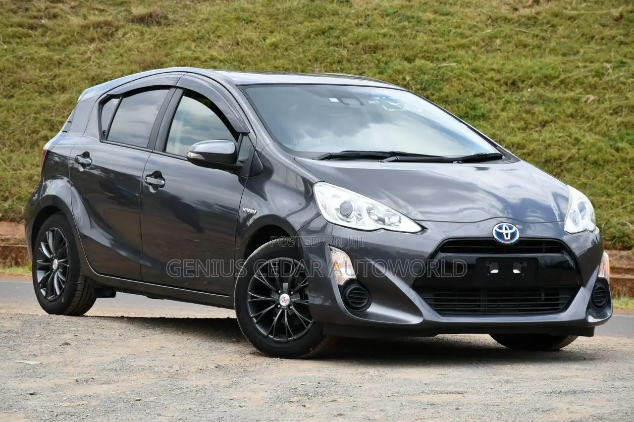 Toyota Aqua 2017 Gray