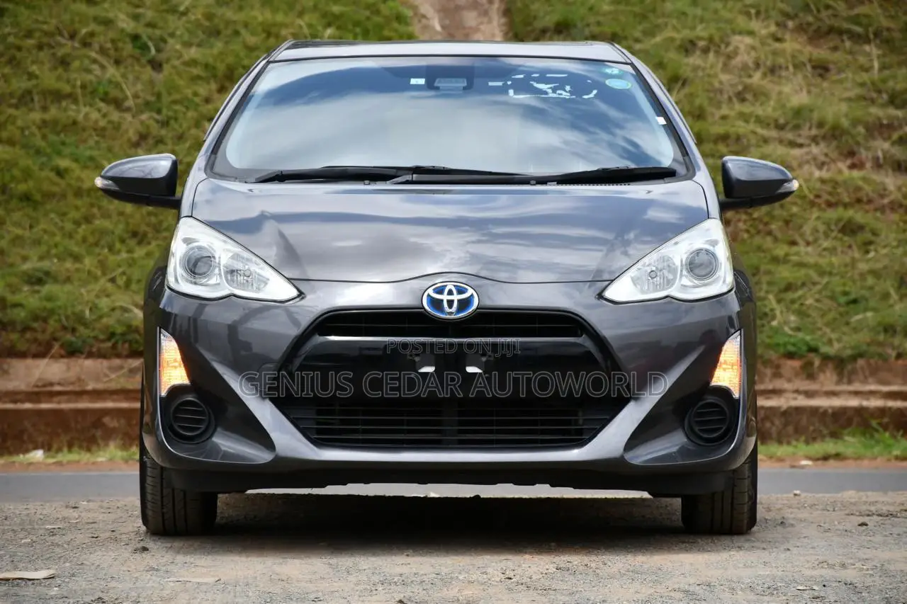 Toyota Aqua 2017 Gray