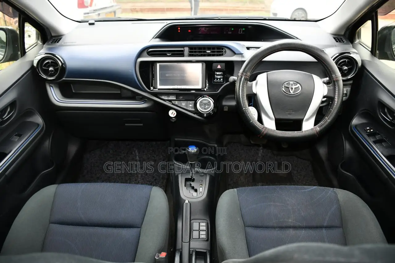 Toyota Aqua 2017 Gray
