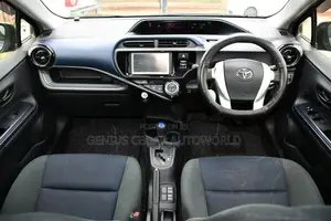 Toyota Aqua 2017 Gray