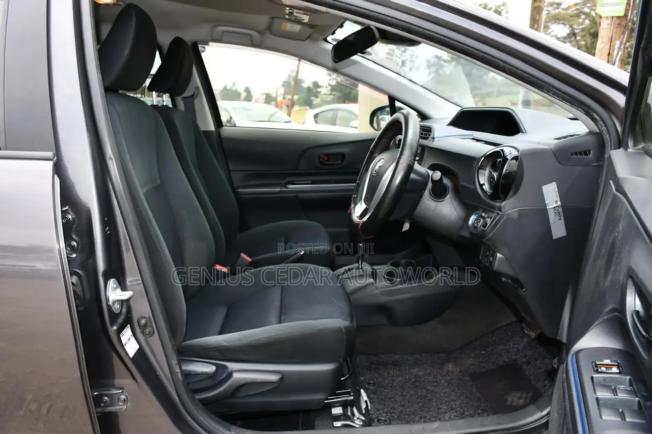 Toyota Aqua 2017 Gray