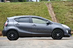 Toyota Aqua 2017 Gray