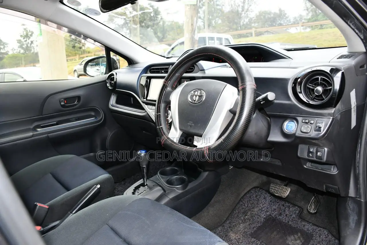 Toyota Aqua 2017 Gray