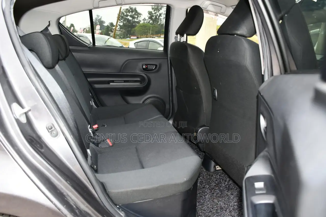 Toyota Aqua 2017 Gray