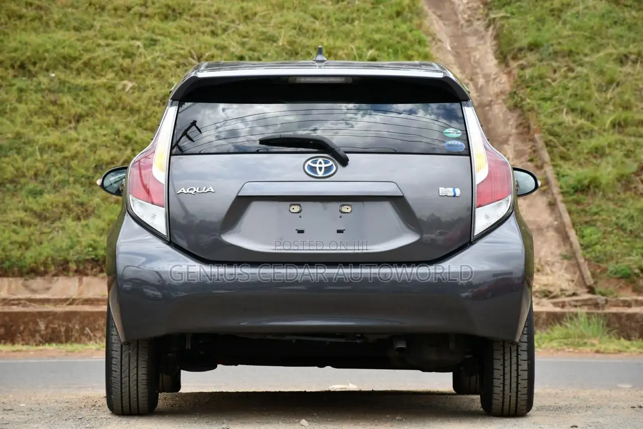 Toyota Aqua 2017 Gray