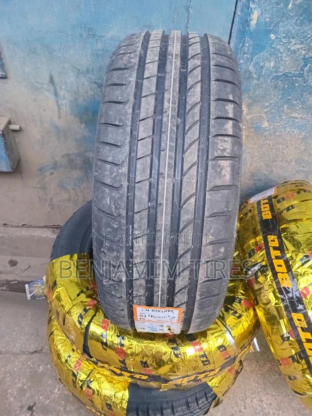 Boto Tires Sizes 235/55r18 Radial Tubeless.