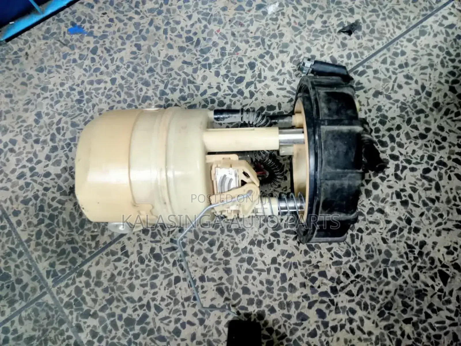 Nissan Tiida Fuel Pump